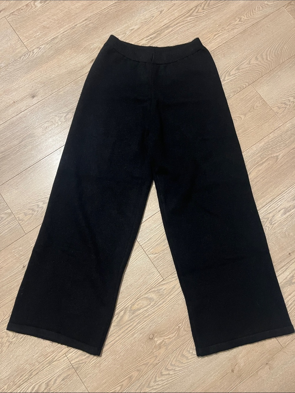Women’s wide leg sweater pants